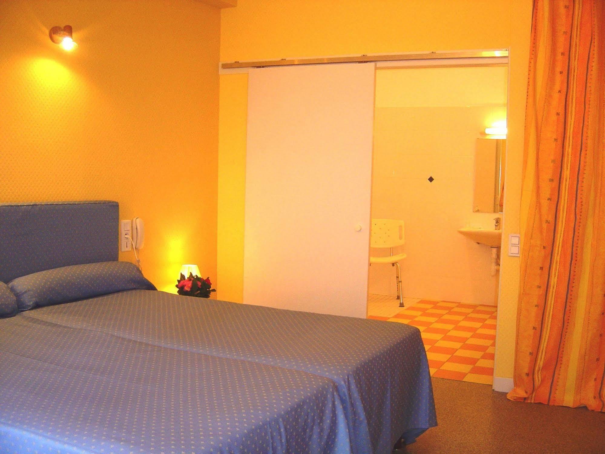 Hotel De Paris Poligny  Zewnętrze zdjęcie