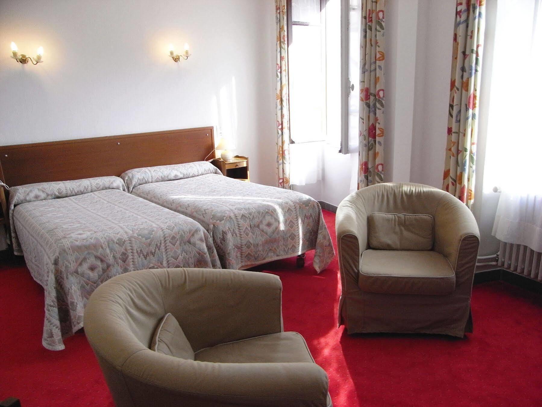 Hotel De Paris Poligny  Zewnętrze zdjęcie