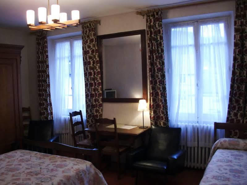 Hotel De Paris Poligny  Zewnętrze zdjęcie