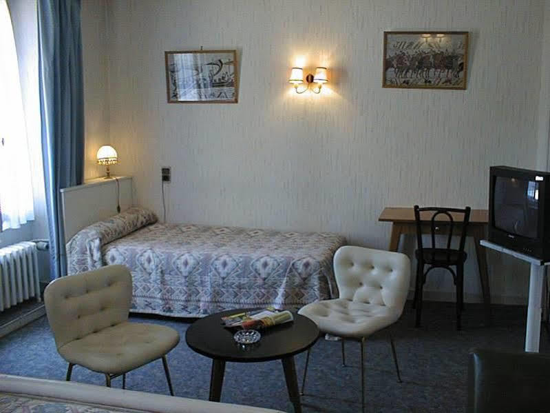 Hotel De Paris Poligny  Zewnętrze zdjęcie