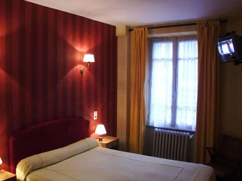 Hotel De Paris Poligny  Zewnętrze zdjęcie